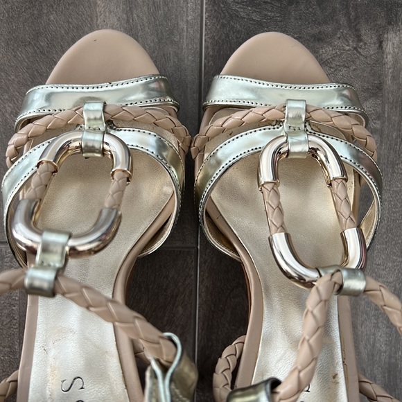 Guess nude gold heels - Picture 7 of 14